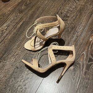 Pour La Victoire Beige/Light Pink Lace-Up High Heels